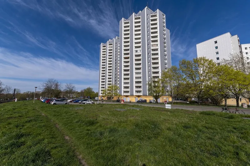 Am Eastgate - S-Bhf Marzahn — photo 1